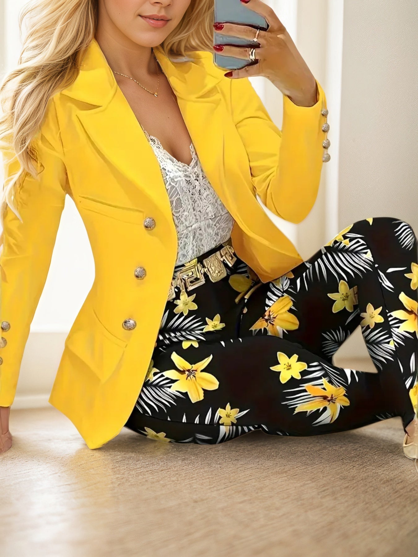 Women's Fashionable Solid Color Top And Printed Pants Set